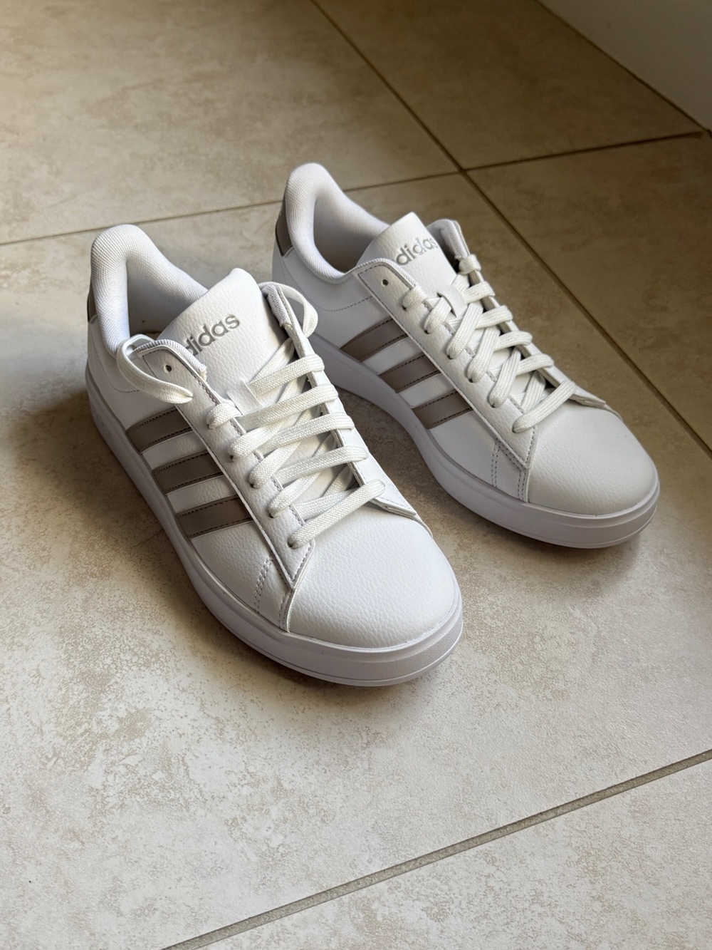 Adidas White Ladies Sneakers with Taupe Stripes - NEVER WORN!